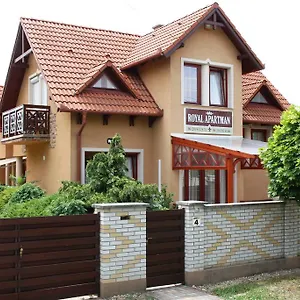 https://royal-apartman.hotels-hajduszoboszlo-hungary.com