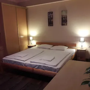 https://home-apartman.hotels-hajduszoboszlo-hungary.com