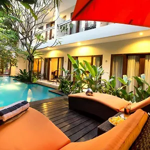 Hotel The Pavilion Kuta ***