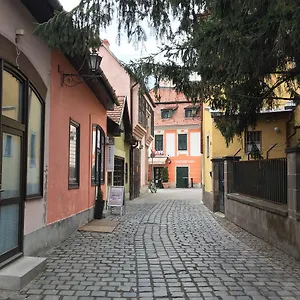 https://manooka-apartman.egerhotels.net