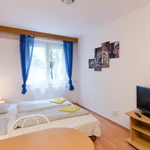  Apartman Young Center
